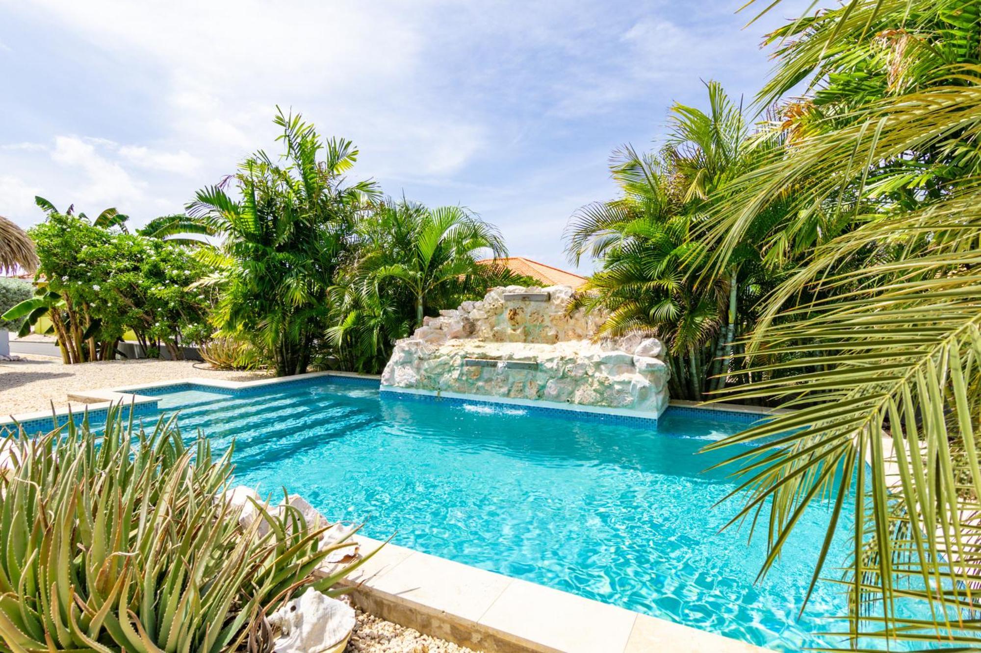 Paradise Apartments - Curacao Fontein Buitenkant foto