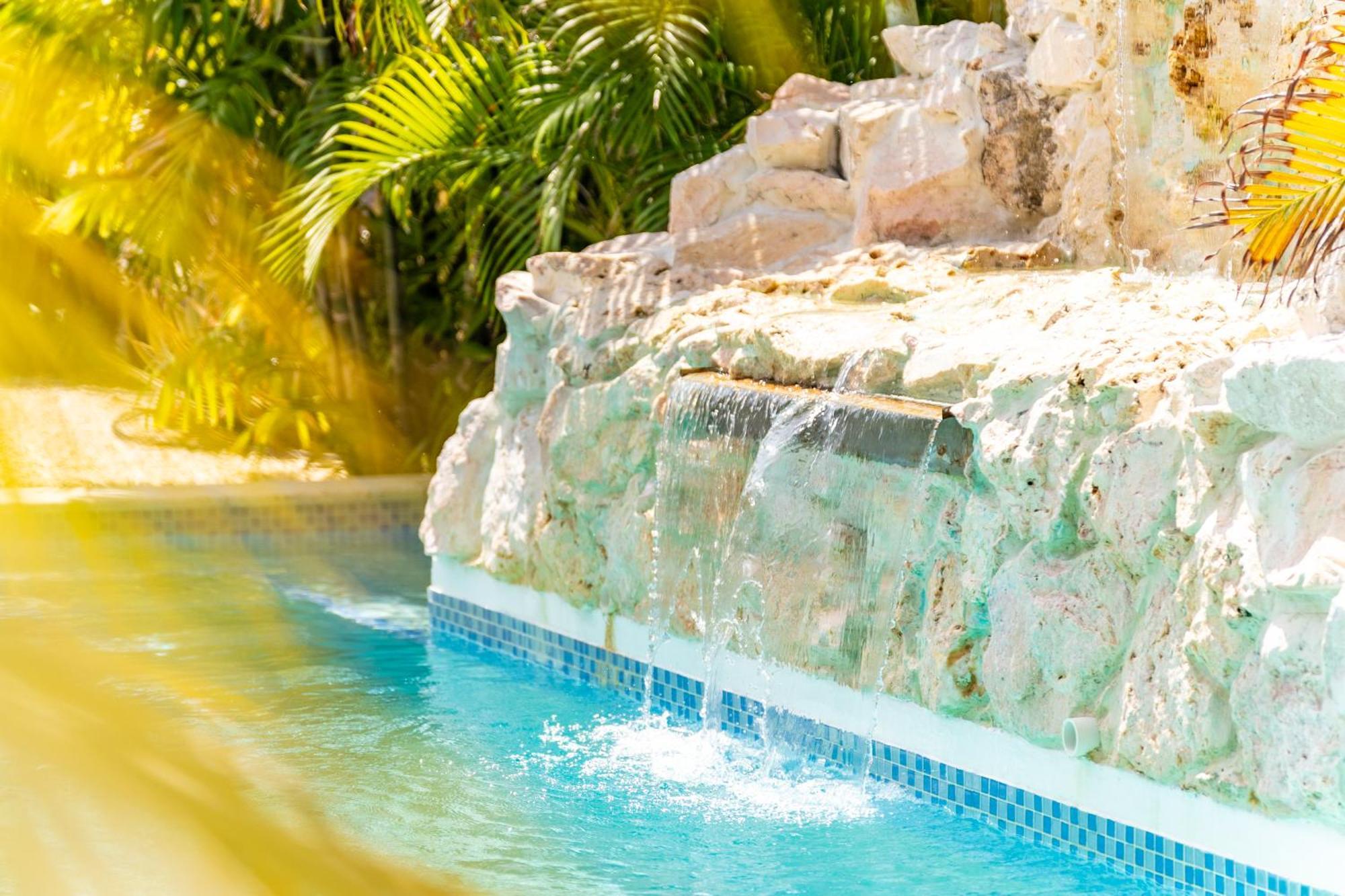 Paradise Apartments - Curacao Fontein Buitenkant foto